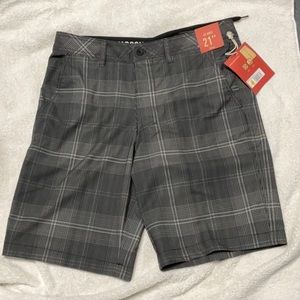 Men’s golf shorts